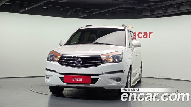 KG Mobility (SsangYong) Korando Turismo 2WD GT 11-seater 2014 — фото 3