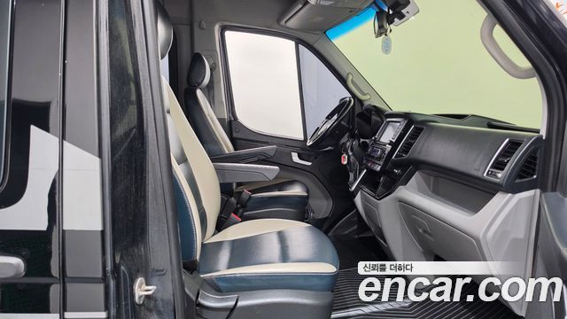 Hyundai Solati 15-seater Luxury 2019 — фото 11