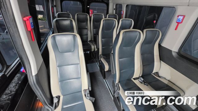 Hyundai Solati 15-seater Luxury 2019 — фото 19