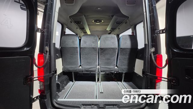 Hyundai Solati 15-seater Luxury 2019 — фото 20
