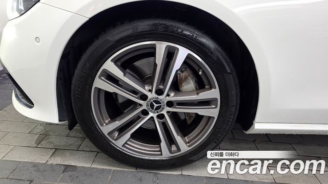 Mercedes-Benz E-Class (W213) E350 4MATIC Avantgarde 2022 — фото 5