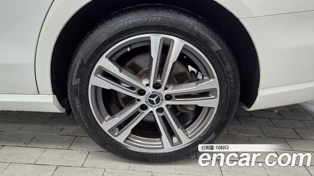 Mercedes-Benz E-Class (W213) E350 4MATIC Avantgarde 2022 — фото 21