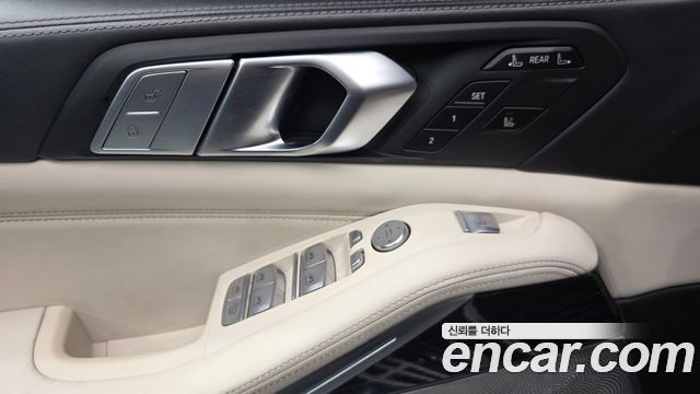 BMW X7 (G07) xDrive 40i M Sport 6STR 2021 — фото 28