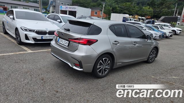 Lexus CT200h 1.8 Supreme ZWA10 2020 — фото 4