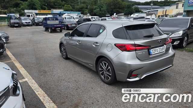 Lexus CT200h 1.8 Supreme ZWA10 2020 — фото 6