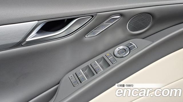 Genesis G80 (RG3) Gasoline 2.5 Turbo AWD 2025 — фото 31