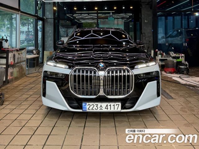 BMW 7 Series (G70) 740i xDrive M Sport