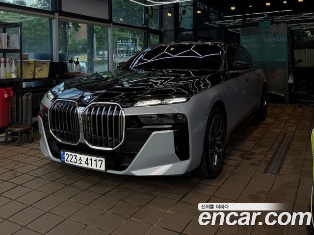 BMW 7 Series (G70) 740i xDrive M Sport 2024 — фото 2