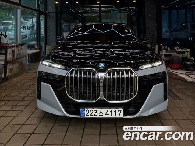 BMW 7 Series (G70) 740i xDrive M Sport 2024 — фото 3