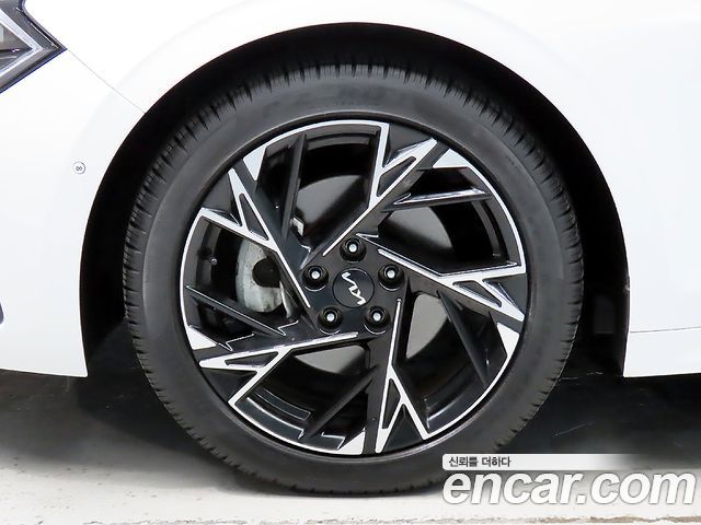 Kia K5 (III) 2.0 Signature 2024 — фото 24