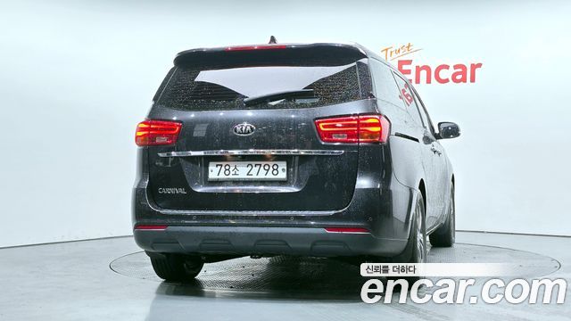 Kia Carnival 11-Seater Prestige 2019 — фото 4