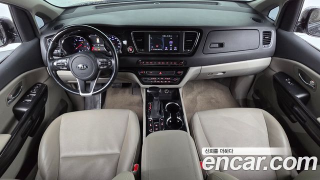 Kia Carnival 11-Seater Prestige 2019 — фото 7
