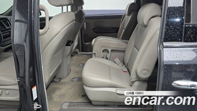 Kia Carnival 11-Seater Prestige 2019 — фото 12