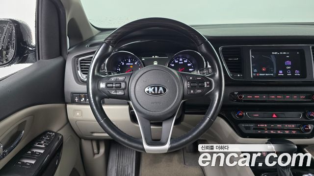 Kia Carnival 11-Seater Prestige 2019 — фото 13