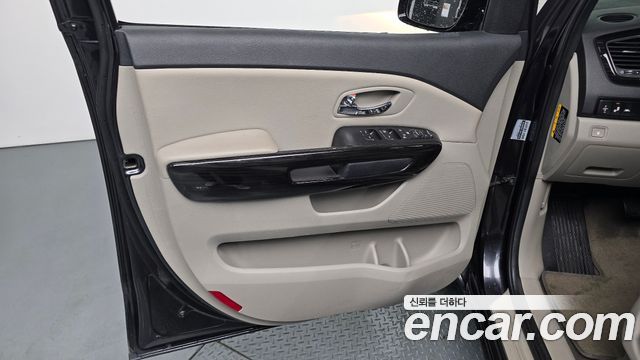 Kia Carnival 11-Seater Prestige 2019 — фото 24