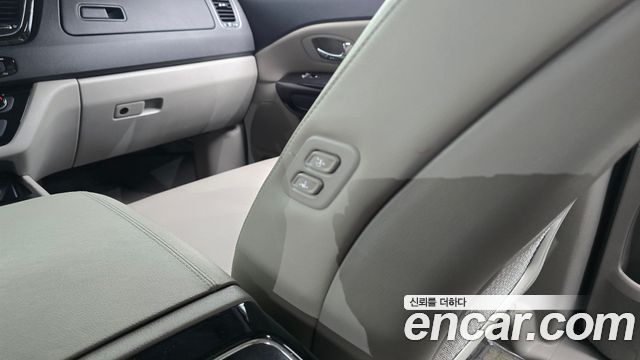 Kia Carnival 11-Seater Prestige 2019 — фото 27