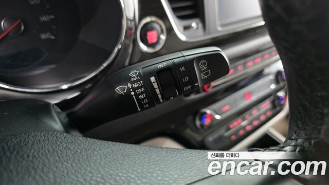 Kia Carnival 11-Seater Prestige 2019 — фото 28