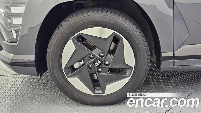 Hyundai Kona Electric (SX2) Long Range Premium 2023 — фото 5