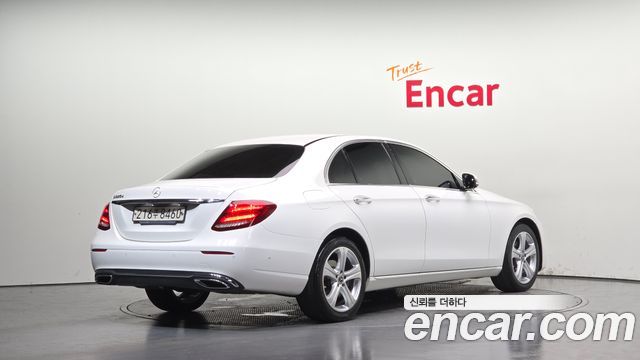 Mercedes-Benz E-Class (W213) E220d Avantgarde 2018 — фото 2