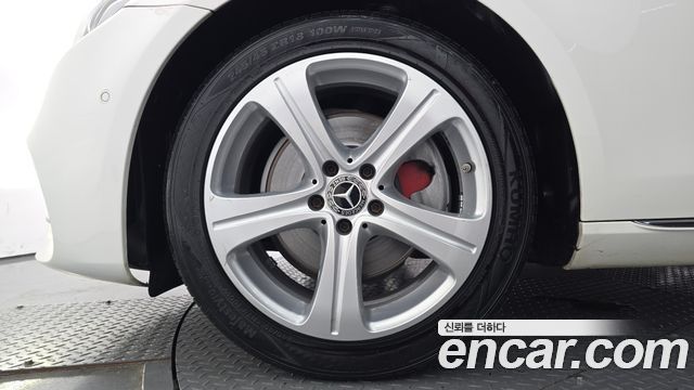 Mercedes-Benz E-Class (W213) E220d Avantgarde 2018 — фото 5