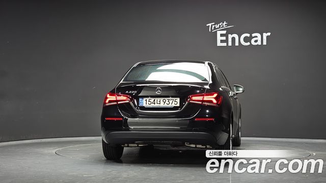 Mercedes-Benz A-Class (W177) A220 Sedan 2020 — фото 4