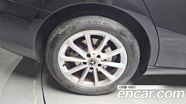 Mercedes-Benz A-Class (W177) A220 Sedan 2020 — фото 5