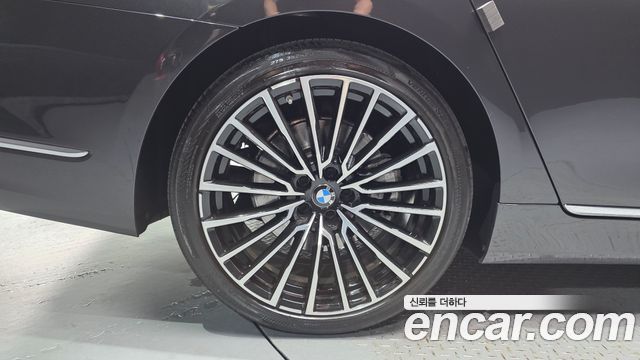 BMW 7 Series (G11) 740i Design Pure Excellence 2020 — фото 5