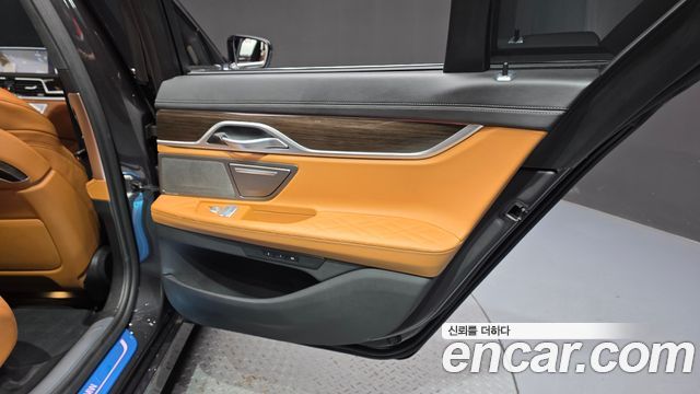 BMW 7 Series (G11) 740i Design Pure Excellence 2020 — фото 25