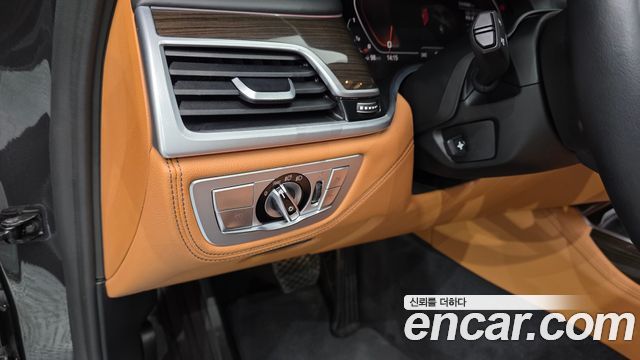 BMW 7 Series (G11) 740i Design Pure Excellence 2020 — фото 27
