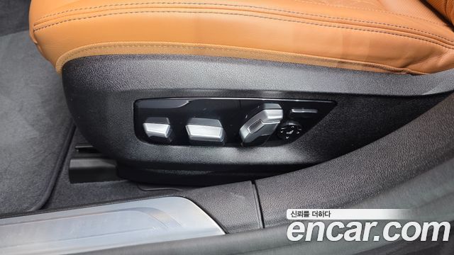 BMW 7 Series (G11) 740i Design Pure Excellence 2020 — фото 31