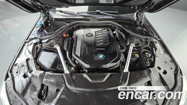 BMW 7 Series (G11) 740Li xDrive Design Pure Excellence 2022 — фото 6