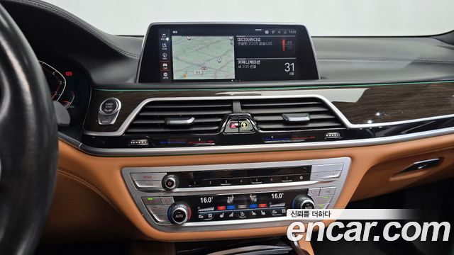 BMW 7 Series (G11) 740Li xDrive Design Pure Excellence 2022 — фото 13