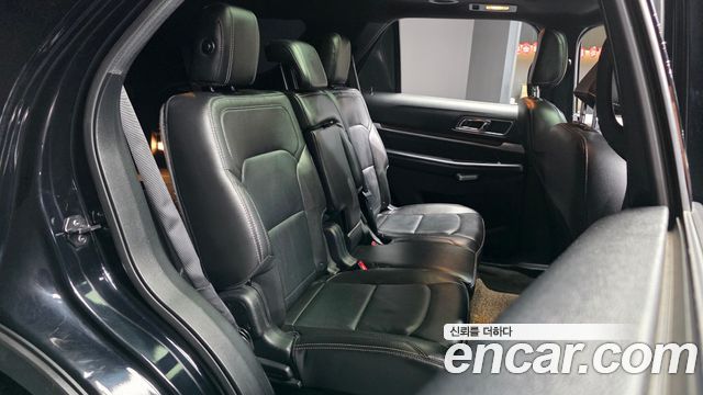 Ford Explorer 2.3 Limited 4WD 5th 2018 — фото 12