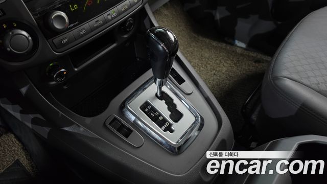KG Mobility (SsangYong) Korando Turismo 4WD RX 9-seater 2016 — фото 9