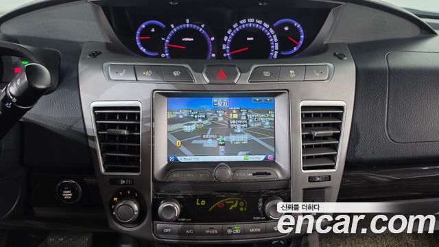 KG Mobility (SsangYong) Korando Turismo 4WD RX 9-seater 2016 — фото 14