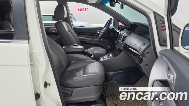 KG Mobility (SsangYong) Korando Turismo 4WD RX 9-seater 2016 — фото 26