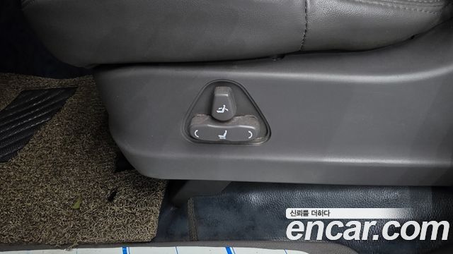 KG Mobility (SsangYong) Korando Turismo 4WD RX 9-seater 2016 — фото 31