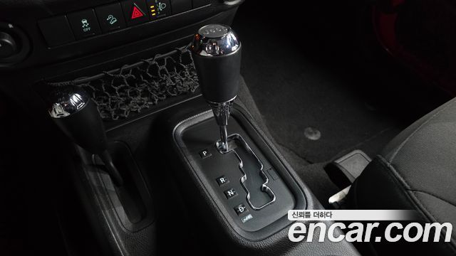 Jeep Wrangler (JK) 3.6 Sport 2Door 2015 — фото 9