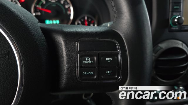 Jeep Wrangler (JK) 3.6 Sport 2Door 2015 — фото 15