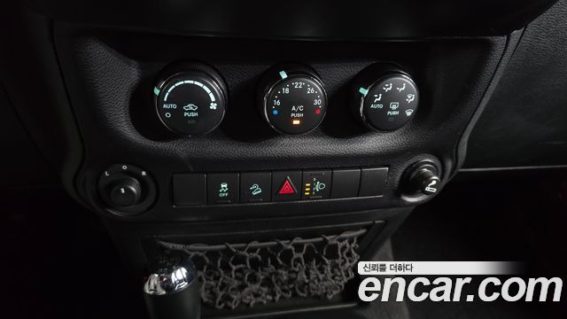 Jeep Wrangler (JK) 3.6 Sport 2Door 2015 — фото 17