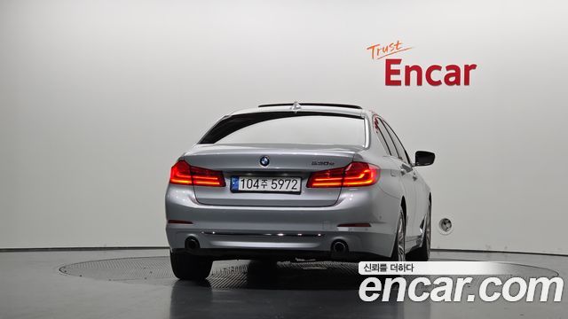 BMW 5 Series (G30) 530e Luxury 2020 — фото 4