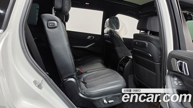 BMW X7 (G07) xDrive 40i M Sport 7STR 2025 — фото 11
