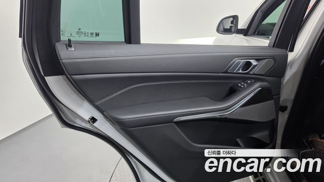 BMW X7 (G07) xDrive 40i M Sport 7STR 2025 — фото 25