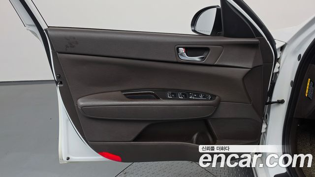 Kia K5 (II) 2.0 Noblesse 2020 — фото 24