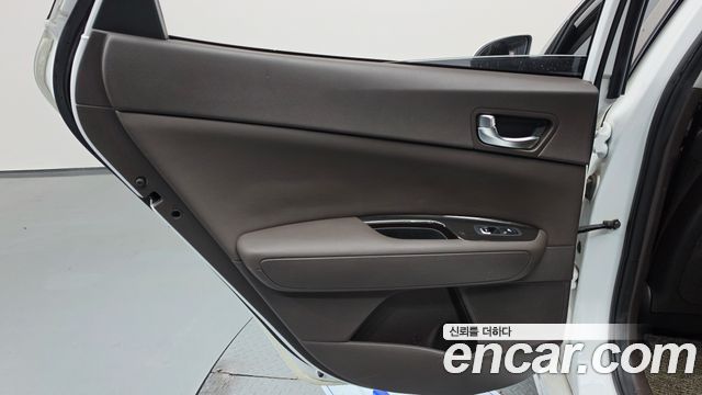 Kia K5 (II) 2.0 Noblesse 2020 — фото 25