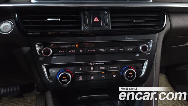 Kia K5 (II) 2.0 Noblesse 2020 — фото 32