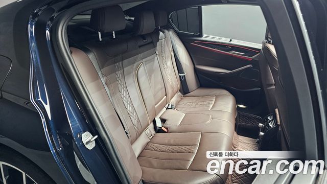 BMW 5 Series (G30) 530e M Sport 2023 — фото 11