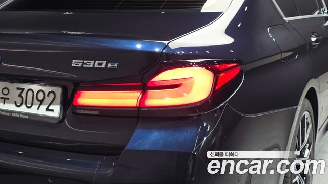 BMW 5 Series (G30) 530e M Sport 2023 — фото 23