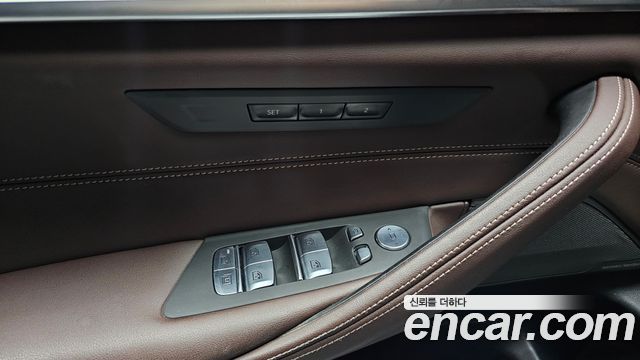 BMW 5 Series (G30) 530e M Sport 2023 — фото 28