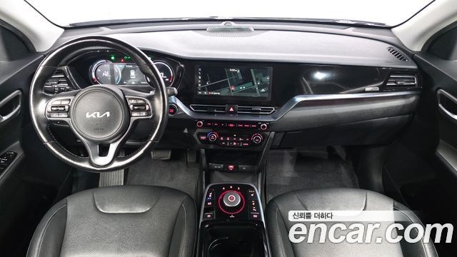 Kia Niro Plus Air 2023 — фото 7